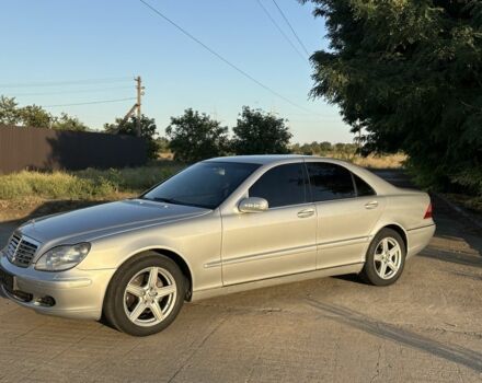 Серый Мерседес С Класс, объемом двигателя 3.7 л и пробегом 470 тыс. км за 2899 $, фото 3 на Automoto.ua