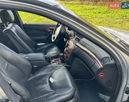 Серый Мерседес С Класс, объемом двигателя 5 л и пробегом 400 тыс. км за 5513 $, фото 3 на Automoto.ua