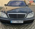 Сірий Мерседес С Клас, об'ємом двигуна 5 л та пробігом 289 тис. км за 6500 $, фото 1 на Automoto.ua