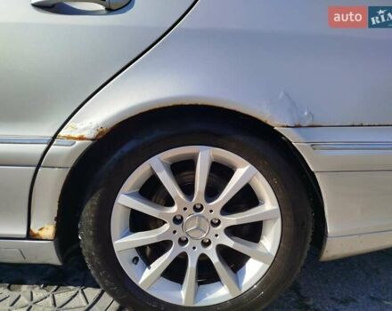 Серый Мерседес С Класс, объемом двигателя 4 л и пробегом 385 тыс. км за 4100 $, фото 4 на Automoto.ua