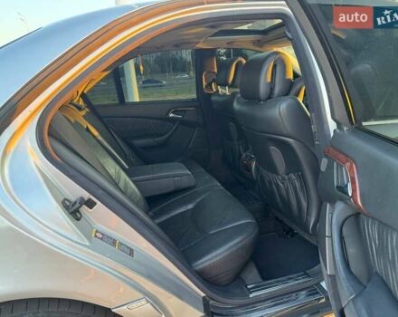 Серый Мерседес С Класс, объемом двигателя 4 л и пробегом 320 тыс. км за 6000 $, фото 4 на Automoto.ua