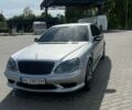 Сірий Мерседес С Клас, об'ємом двигуна 4 л та пробігом 390 тис. км за 8500 $, фото 1 на Automoto.ua