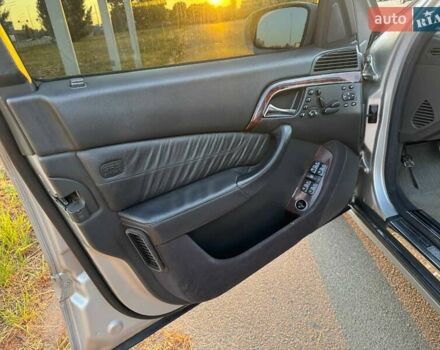 Серый Мерседес С Класс, объемом двигателя 4 л и пробегом 320 тыс. км за 6000 $, фото 14 на Automoto.ua