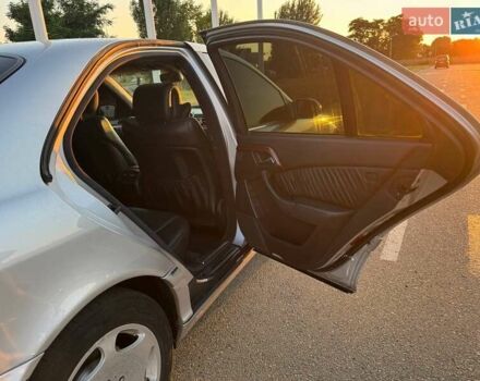 Серый Мерседес С Класс, объемом двигателя 4 л и пробегом 320 тыс. км за 6000 $, фото 10 на Automoto.ua