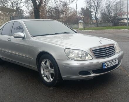 Серый Мерседес С Класс, объемом двигателя 3.7 л и пробегом 280 тыс. км за 4900 $, фото 1 на Automoto.ua