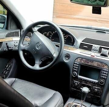 Серый Мерседес С Класс, объемом двигателя 3.2 л и пробегом 280 тыс. км за 7200 $, фото 4 на Automoto.ua