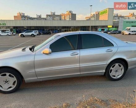 Серый Мерседес С Класс, объемом двигателя 4 л и пробегом 320 тыс. км за 6000 $, фото 3 на Automoto.ua