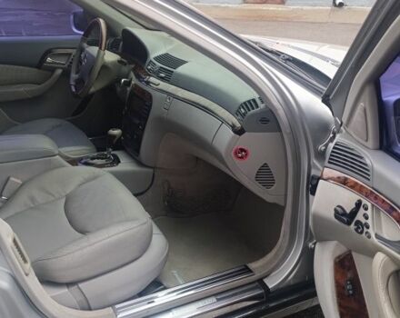 Серый Мерседес С Класс, объемом двигателя 3.7 л и пробегом 280 тыс. км за 4900 $, фото 2 на Automoto.ua