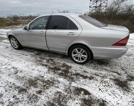 Серый Мерседес С Класс, объемом двигателя 4 л и пробегом 200 тыс. км за 2950 $, фото 4 на Automoto.ua