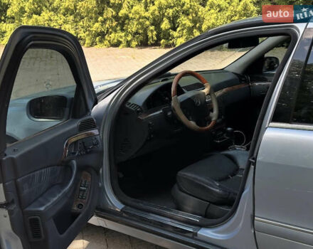 Сірий Мерседес С Клас, об'ємом двигуна 4.97 л та пробігом 360 тис. км за 4250 $, фото 4 на Automoto.ua