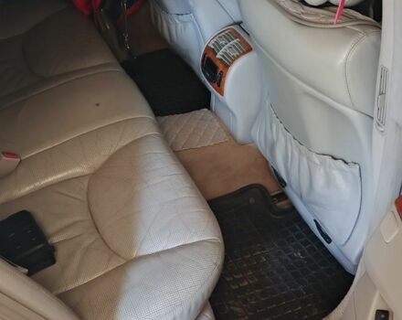 Серый Мерседес С Класс, объемом двигателя 3.7 л и пробегом 275 тыс. км за 6600 $, фото 4 на Automoto.ua