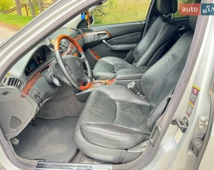 Серый Мерседес С Класс, объемом двигателя 3.2 л и пробегом 350 тыс. км за 7500 $, фото 7 на Automoto.ua