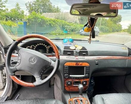 Серый Мерседес С Класс, объемом двигателя 3.2 л и пробегом 350 тыс. км за 7500 $, фото 10 на Automoto.ua