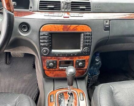 Серый Мерседес С Класс, объемом двигателя 3.2 л и пробегом 350 тыс. км за 7500 $, фото 11 на Automoto.ua