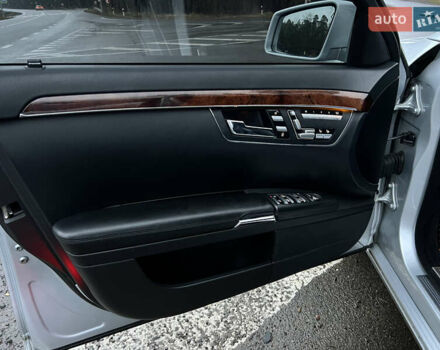 Серый Мерседес С Класс, объемом двигателя 3.5 л и пробегом 197 тыс. км за 9500 $, фото 16 на Automoto.ua