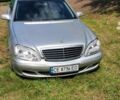 Сірий Мерседес С Клас, об'ємом двигуна 4 л та пробігом 450 тис. км за 4500 $, фото 1 на Automoto.ua