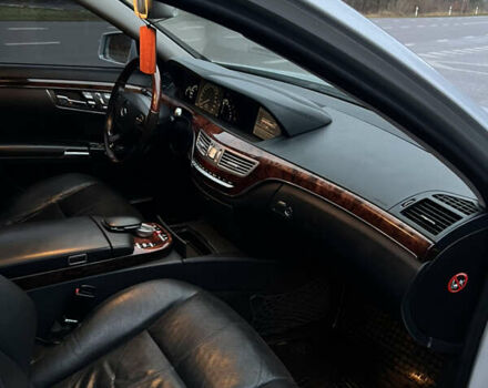 Серый Мерседес С Класс, объемом двигателя 3.5 л и пробегом 197 тыс. км за 9500 $, фото 36 на Automoto.ua