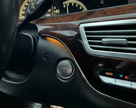 Серый Мерседес С Класс, объемом двигателя 3.5 л и пробегом 197 тыс. км за 9500 $, фото 22 на Automoto.ua