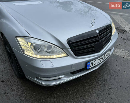 Серый Мерседес С Класс, объемом двигателя 3.5 л и пробегом 197 тыс. км за 9500 $, фото 14 на Automoto.ua