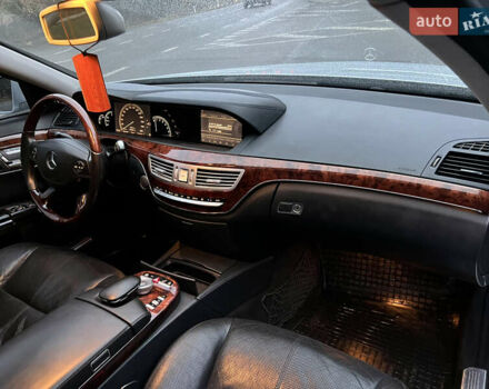 Серый Мерседес С Класс, объемом двигателя 3.5 л и пробегом 197 тыс. км за 9500 $, фото 37 на Automoto.ua