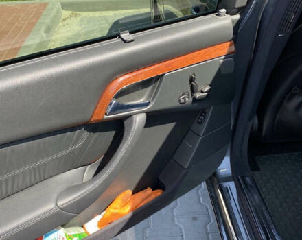 Серый Мерседес С Класс, объемом двигателя 3.7 л и пробегом 350 тыс. км за 8000 $, фото 6 на Automoto.ua