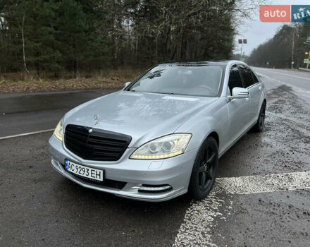 Серый Мерседес С Класс, объемом двигателя 3.5 л и пробегом 197 тыс. км за 9500 $, фото 2 на Automoto.ua