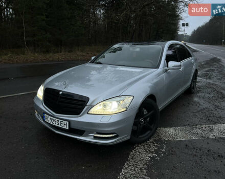 Серый Мерседес С Класс, объемом двигателя 3.5 л и пробегом 197 тыс. км за 9500 $, фото 1 на Automoto.ua