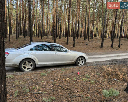 Серый Мерседес С Класс, объемом двигателя 5.46 л и пробегом 311 тыс. км за 13200 $, фото 1 на Automoto.ua