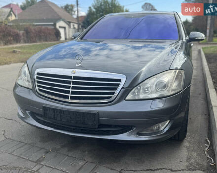 Серый Мерседес С Класс, объемом двигателя 4.66 л и пробегом 280 тыс. км за 8999 $, фото 4 на Automoto.ua
