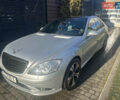 Серый Мерседес С Класс, объемом двигателя 4.7 л и пробегом 420 тыс. км за 10000 $, фото 1 на Automoto.ua