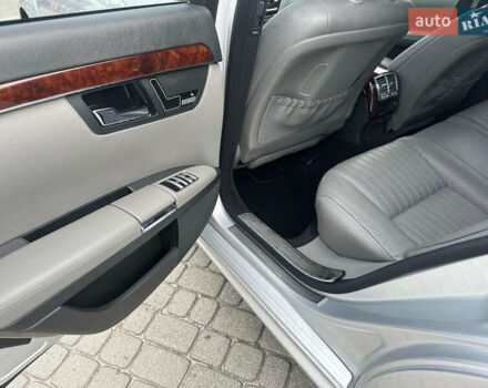 Серый Мерседес С Класс, объемом двигателя 4.7 л и пробегом 420 тыс. км за 10000 $, фото 9 на Automoto.ua