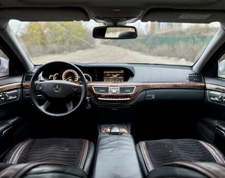 Серый Мерседес С Класс, объемом двигателя 3 л и пробегом 268 тыс. км за 7650 $, фото 12 на Automoto.ua