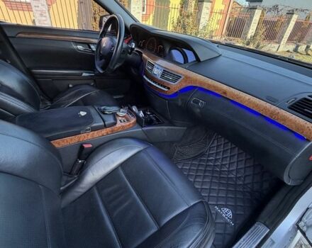 Сірий Мерседес С Клас, об'ємом двигуна 5.5 л та пробігом 338 тис. км за 12000 $, фото 11 на Automoto.ua