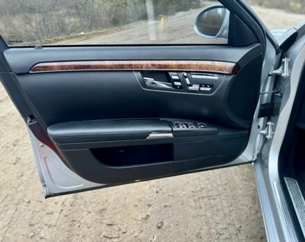 Серый Мерседес С Класс, объемом двигателя 3 л и пробегом 268 тыс. км за 7650 $, фото 9 на Automoto.ua