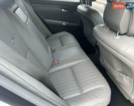 Серый Мерседес С Класс, объемом двигателя 4.7 л и пробегом 420 тыс. км за 10000 $, фото 12 на Automoto.ua