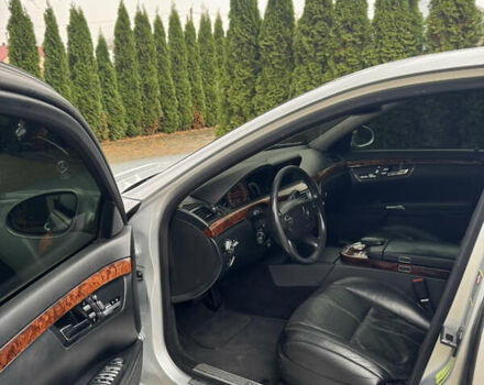 Серый Мерседес С Класс, объемом двигателя 3.5 л и пробегом 285 тыс. км за 7600 $, фото 22 на Automoto.ua