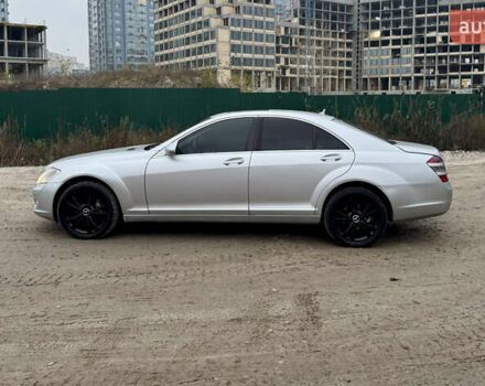 Серый Мерседес С Класс, объемом двигателя 3 л и пробегом 295 тыс. км за 7950 $, фото 3 на Automoto.ua