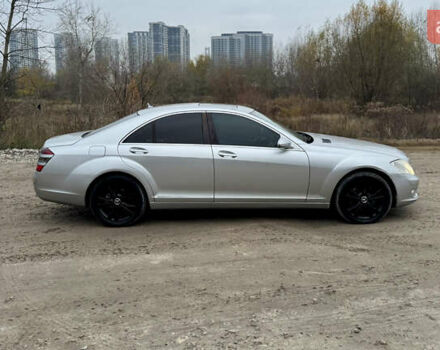 Серый Мерседес С Класс, объемом двигателя 3 л и пробегом 295 тыс. км за 7950 $, фото 2 на Automoto.ua