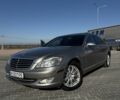 Сірий Мерседес С Клас, об'ємом двигуна 5.5 л та пробігом 337 тис. км за 9550 $, фото 1 на Automoto.ua