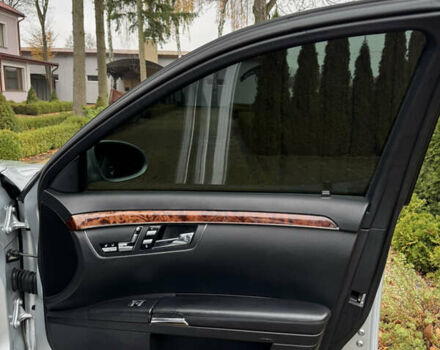 Серый Мерседес С Класс, объемом двигателя 3.5 л и пробегом 285 тыс. км за 7600 $, фото 33 на Automoto.ua