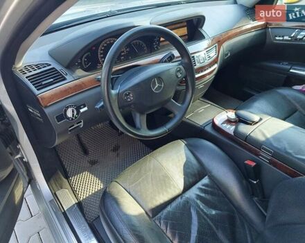 Серый Мерседес С Класс, объемом двигателя 3 л и пробегом 260 тыс. км за 10800 $, фото 4 на Automoto.ua