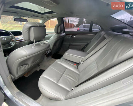 Серый Мерседес С Класс, объемом двигателя 5.46 л и пробегом 428 тыс. км за 8500 $, фото 21 на Automoto.ua