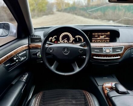 Серый Мерседес С Класс, объемом двигателя 3 л и пробегом 268 тыс. км за 7650 $, фото 13 на Automoto.ua