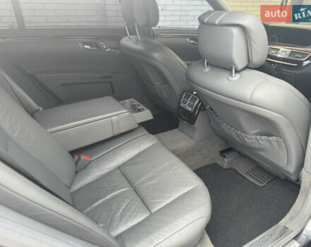 Серый Мерседес С Класс, объемом двигателя 4.66 л и пробегом 280 тыс. км за 8999 $, фото 7 на Automoto.ua