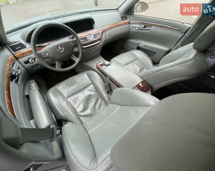 Серый Мерседес С Класс, объемом двигателя 5.46 л и пробегом 428 тыс. км за 8500 $, фото 18 на Automoto.ua