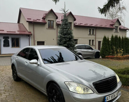 Серый Мерседес С Класс, объемом двигателя 3.5 л и пробегом 285 тыс. км за 7200 $, фото 2 на Automoto.ua