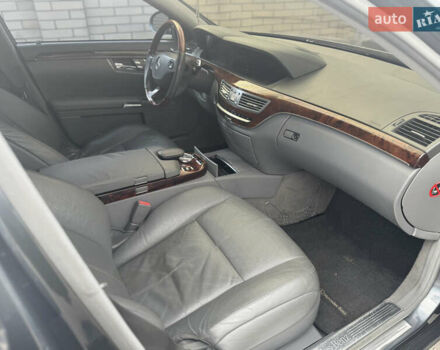 Серый Мерседес С Класс, объемом двигателя 4.66 л и пробегом 280 тыс. км за 8999 $, фото 11 на Automoto.ua