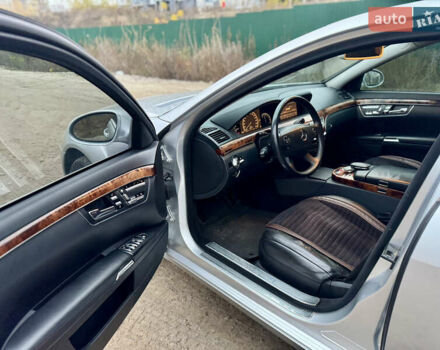 Серый Мерседес С Класс, объемом двигателя 3 л и пробегом 295 тыс. км за 7950 $, фото 10 на Automoto.ua