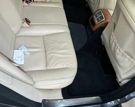 Серый Мерседес С Класс, объемом двигателя 5.5 л и пробегом 203 тыс. км за 10000 $, фото 4 на Automoto.ua