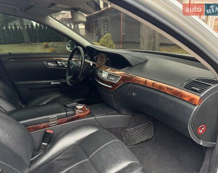 Серый Мерседес С Класс, объемом двигателя 3.5 л и пробегом 285 тыс. км за 7200 $, фото 20 на Automoto.ua